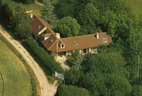 Les Hauts du Val - Chambres d'Hotes - Homestays