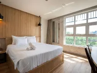 Lá Hotel Q10 Hotels near District 5