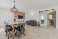 Elegant Euganean Hills apartment with garden view