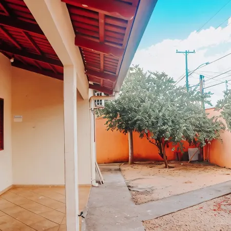 Cozy 3/4 House - Air conditioning in 3/4. Garage.