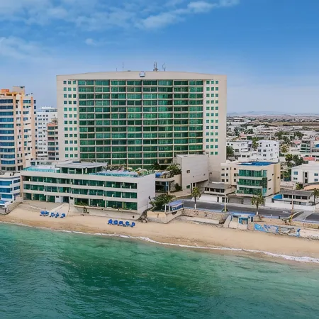 Beachfront apartment with a view, for 2-8 people at Hotel Colon Salinas