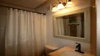 Sandy Toes!  King Bed - Newly Renovated - Clean - 4-Star