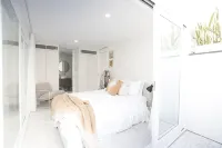 Ultimate Luxury 100m From Manly Beach. Sensational 3br House With Cedar Hot Tub