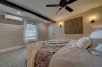 Luxury Town Square Condo king Bed & W/D - 4 stjerner