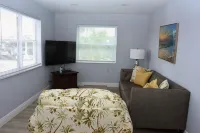 NEW BEACH LISTING -Walk To Beach, BBQ Grill, Scuba, Beach Chairs - Beach