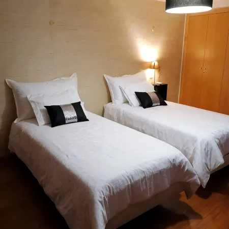 Quinta do Guerra, Villa with private pool, jacuzzi and tennis court. Hotels in Pombal