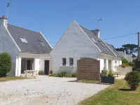 Twin detached villas 100m from the beach 트레건크 호텔