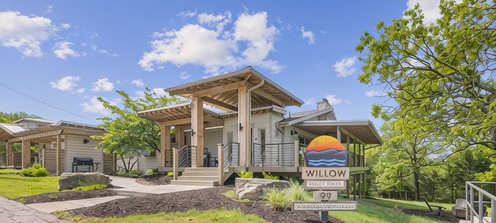 Willow – Lakefront Luxe w/ Resort Access on Table Rock Lake インディアン・ポイントのホテル