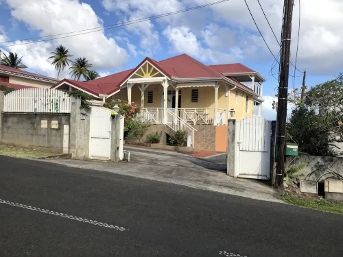 Pretty villa of very good quality with view on sea and Mountain - ヴィラ