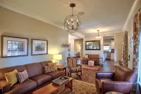 Vintage Luxury Retreat - 3-Star