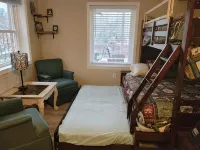 We Invite You & Your Family to Spend Your Vacation at Our 5 Bdrm Lakefront Home. - 발코니