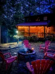 Cozy Mountain Loft Cabin - King Suite, Pool Table, Foosball & Fire Pit! - Chalets