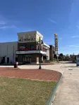 Relaxing Affordable Condo Near Beach, Owa and Ballfields!