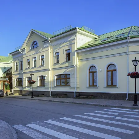 Двор Подзноева (Главный Корпус)