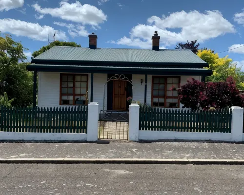 Much Loved Period Cottage Hotels in Penguin