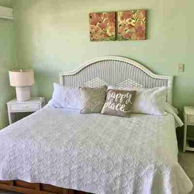Spectacular Oceanfront Ixtapa Villa...Steps to a Clean, Powdery-Soft Beach! Rooms