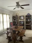 Pat's Place ~ Lovey’s at the Lake - Homestays