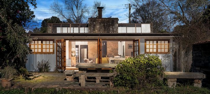 Sandstone Cottage With Cozy Open Fireplace in the Heart of Robertson Hotels in Боурал