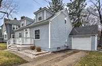 Great location to MSU! Charming 3 bedroom, 2.5 bathroom house. - 3つ星