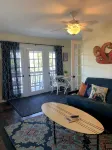 Surfer's Sunrise Suite - Holiday Apartments