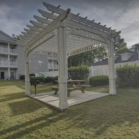 1ST Floor 2 Bdrm 2 Bath Outdoor Pool/Indoor Pool and Hot Tub