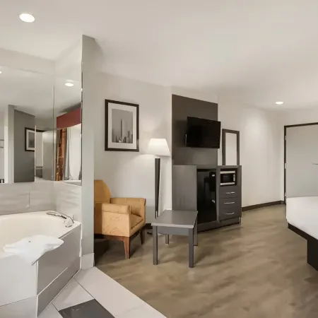 Quality Suites I-44