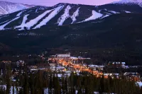 BRAND NEW Contemporary 2 BR near Winter Park Ski Resort on Shuttle w/priv hottub
