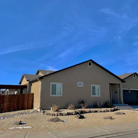 The Desert Moon- A luxurious retreat w/ amazing patio, shuffleboard, EV charger