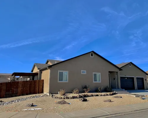 The Desert Moon- A luxurious retreat w/ amazing patio, shuffleboard, EV charger Hotels in Fruita