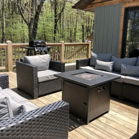 Hot tub-petfriendly-firepit-pool table-bar-3+acres