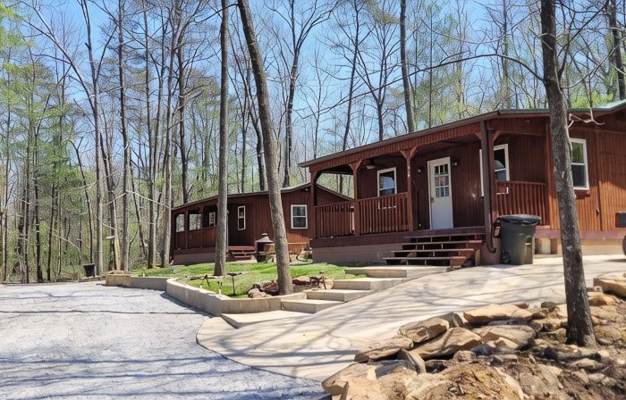 Cabin in the Woods - 5 Miles to Dayton Boat Ramp! 2 miles to NACA Fort Bluff!