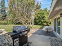 Fresno House - Pool + Arcade Games , Family Friendly! - 4 tähden