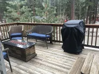 Spacious Tahoe home w/hot tub just 3 blocks to Kings Beach