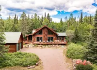 Authentic up North Log Cabin with Modern Comforts