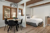 Charming slopeside condo with pool - Apartments
