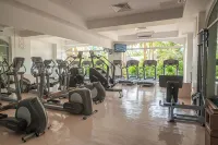 10th Floor Beachfront Luxury Condo Bayview Grand - homestay