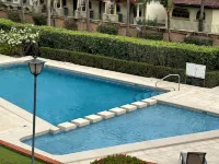 Flamingo Beach Villa - One of Few Renovatd Units- Walk to Beach- Bikes Included - ヴィラ