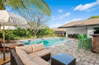Casita Delray Oasis: 4Br with Pool, BBQ, Firepit, Pool Table - 4-نجوم
