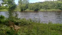 Adirondack Riverfront Retreat - Hytter