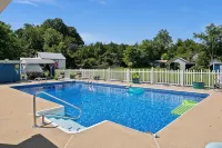 Rustic Farmhouse with Pool/hot tub/fire pits/6.5 acres Mountain Views - Pools