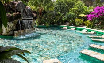 La Fortuna Lodge by Treebu Hotels
