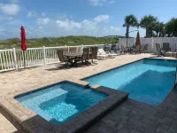 Relaxed Cancellation Policy! Oceanfront home with pool,hot tub, fire pit, bikes. - 4星級