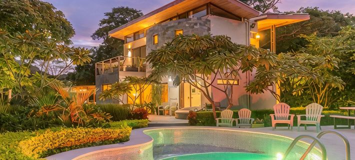 Modern beach Villa - Property can accommodate up to 16 pp - close to the beach Hotels in Sardinal