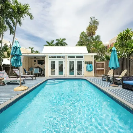 Island Time Hideaway at Old Town Key West Historic Seaport - 3 Blocks to Duval