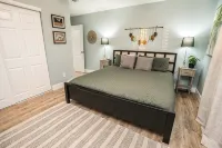 Relaxing Apollo Waterfront Retreat I Pool l Spa l Dock I Firepit