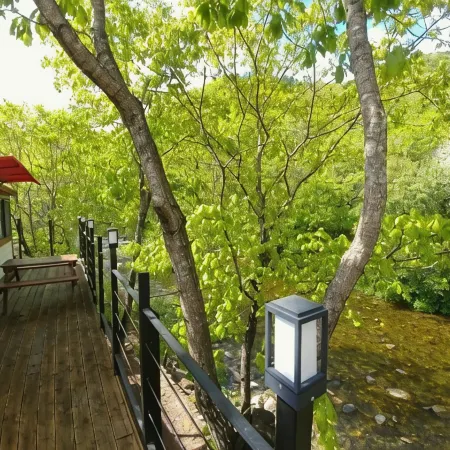 Pyeongchang Mulbit Garden Pension Отели рядом с достопримечательностью «Ферма Herbnara»