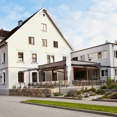 Landgasthof & Hotel Zur Rose Berg Отели в г. Эхинген