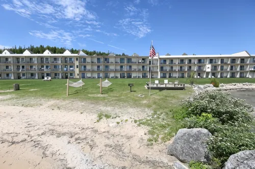 AmericInn by Wyndham Saint Ignace Lakefront