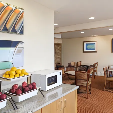 Country Inn & Suites by Radisson, Holland, MI