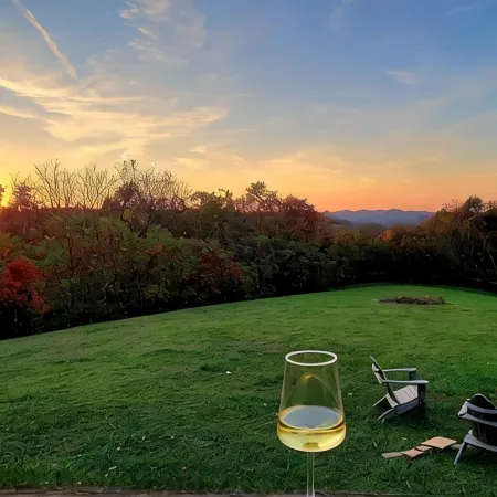 Cabin Near The Lake with Amazing Sunset Views!
